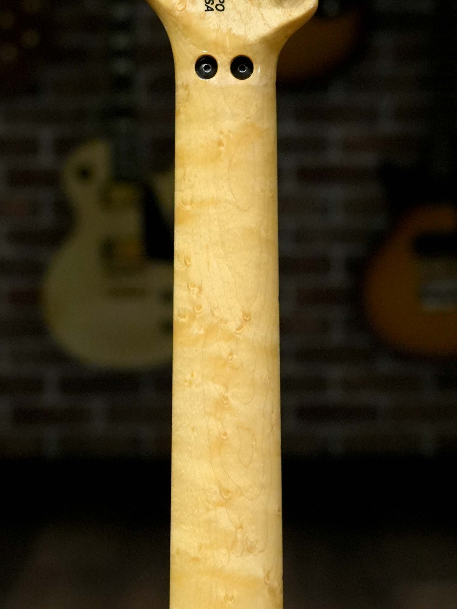 Music Man Axis ”Premium Top” Translucent Gold